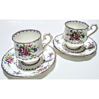 ロイヤルアルバート(ROYAL ALBERT)の大人気ブランド食器廃盤品(ロイヤルアルバート プチポワン カップ&ソーサー)格安(グラス/カップ)