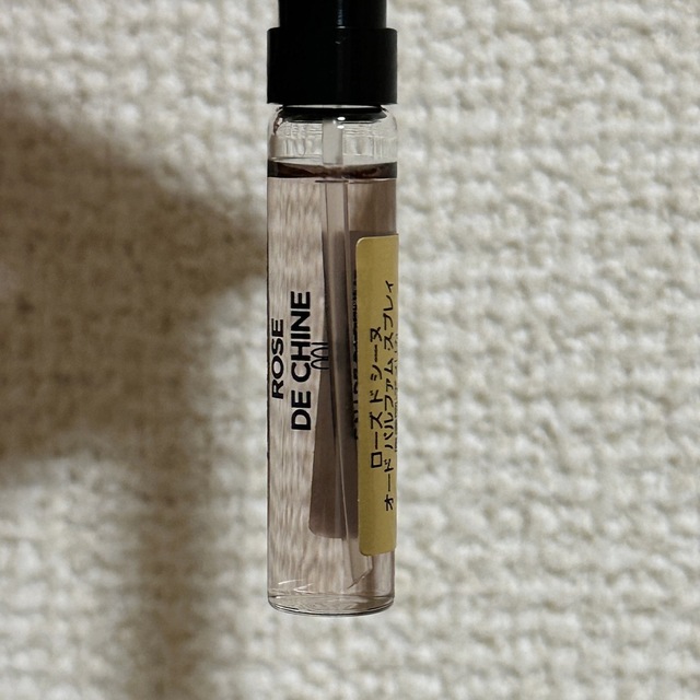 トムフォード ローズ ド シーヌ オード パルファム スプレィ　2ml