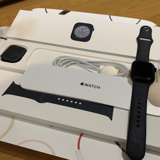 Apple Watch(アップルウォッチ)のAPPLE WATCH8 41mm 保証2024年3月まで有り スマホ/家電/カメラのスマートフォン/携帯電話(その他)の商品写真