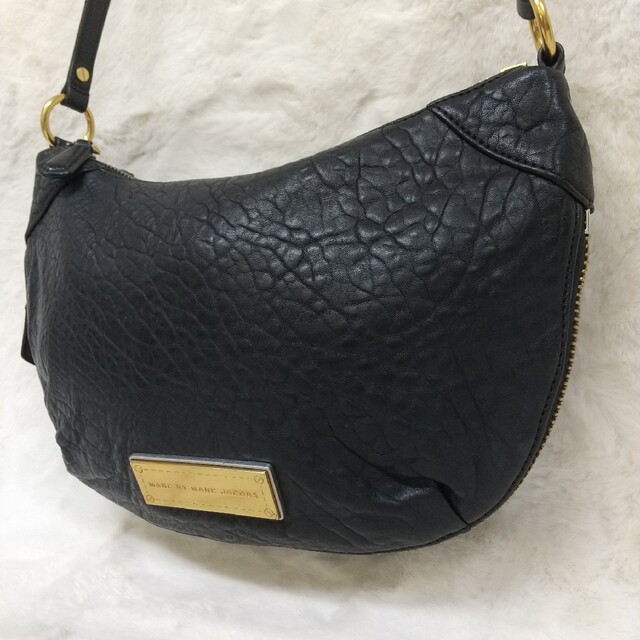 ✨美品✨❤️MARC BY MARC JACOBS❤️三日月型 ショルダーバッグ | フリマアプリ ラクマ