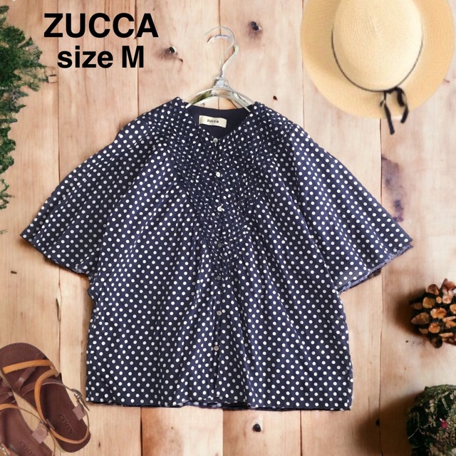 ZUCCa(ズッカ)の❤️専用@【M】zucca ズッカ 水玉 フリル ブラウス 半袖 紺色 レディースのトップス(シャツ/ブラウス(半袖/袖なし))の商品写真