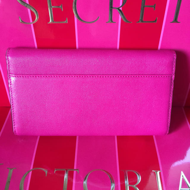 Victoria's Secret(ヴィクトリアズシークレット)のVictoria's Secret 長財布 レディースのファッション小物(財布)の商品写真