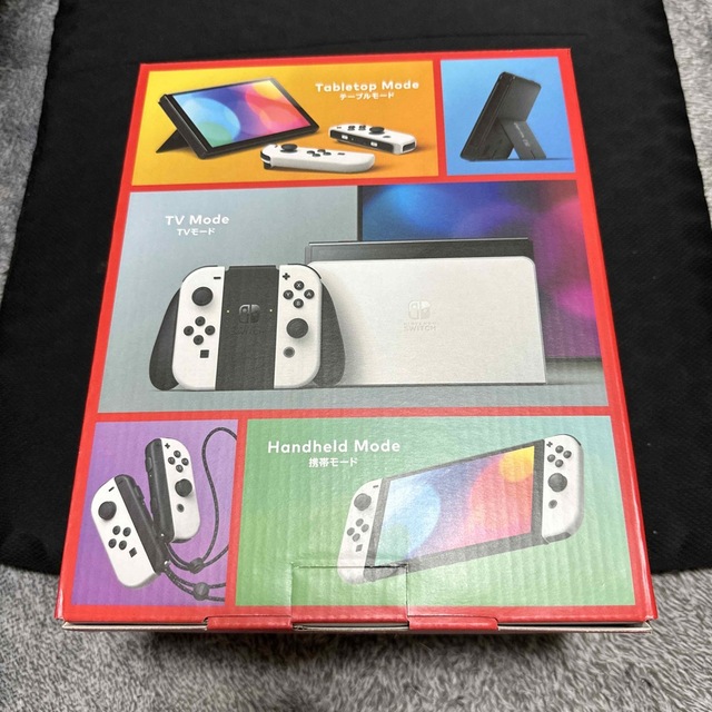 Nintendo Switch(ニンテンドースイッチ)の【中古美品】 Nintendo Switch 有機ELモデル ホワイト エンタメ/ホビーのゲームソフト/ゲーム機本体(家庭用ゲーム機本体)の商品写真