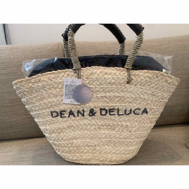 ・DEAN & DELUCA の保冷カゴバッグ