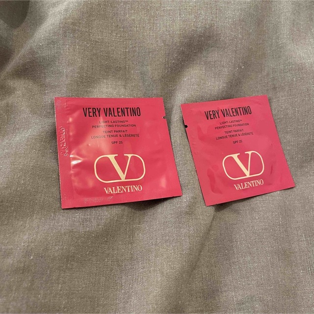 VALENTINO(ヴァレンティノ)のVALENTINO ヴァレンティノ ファンデーション サンプル 試供品 コスメ/美容のキット/セット(サンプル/トライアルキット)の商品写真