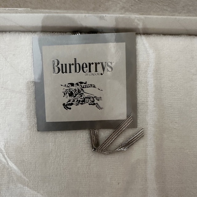 BURBERRY(バーバリー)のBurberry バーバリー　コットンシーツ　Burberryシーツ　綿100% インテリア/住まい/日用品の寝具(シーツ/カバー)の商品写真