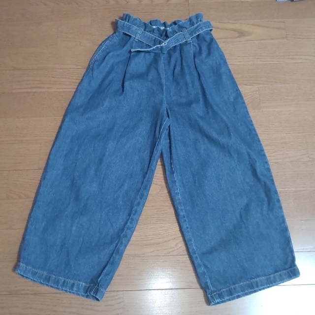 GU(ジーユー)のGU デニムワイドパンツ👖 150 キッズ/ベビー/マタニティのキッズ服女の子用(90cm~)(パンツ/スパッツ)の商品写真