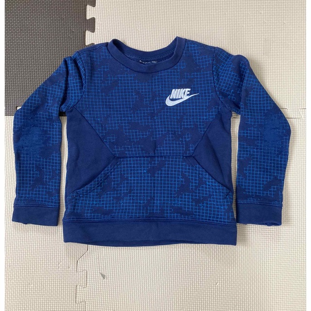 NIKE(ナイキ)の最終値下げ！！　ナイキ　トレーナー　キッズ　110 キッズ/ベビー/マタニティのキッズ服男の子用(90cm~)(Tシャツ/カットソー)の商品写真