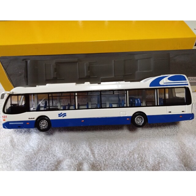 お値下げ中LION−TOYS　GVB　AMSTERDAM BUS エンタメ/ホビーのおもちゃ/ぬいぐるみ(ミニカー)の商品写真