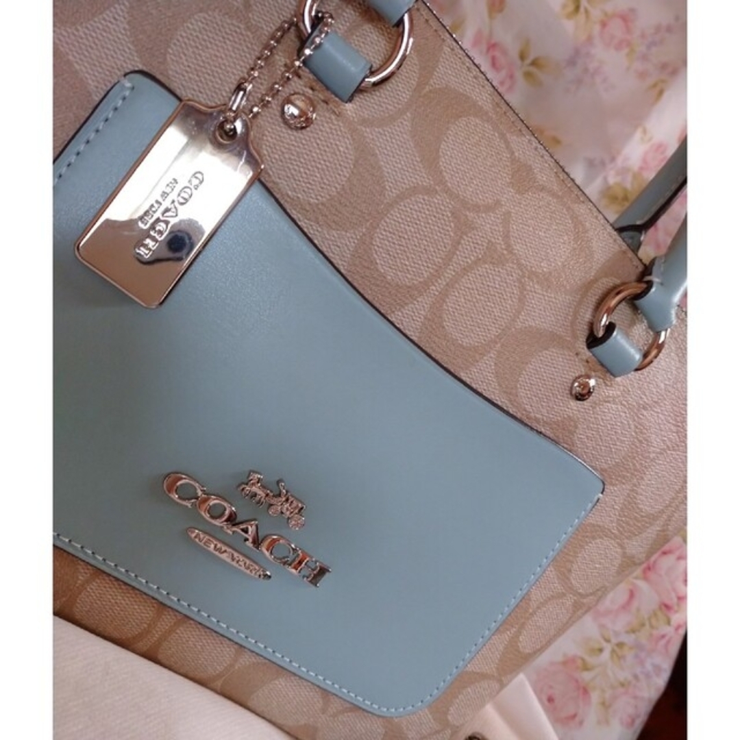 COACH(コーチ)の極美品  COACH  ハンドバッグ   ショルダーストラップ付き レディースのバッグ(ハンドバッグ)の商品写真