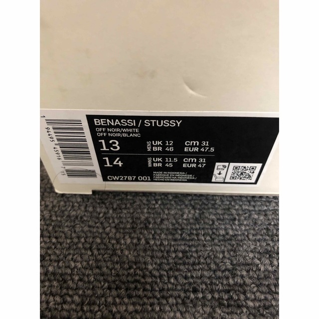 STUSSY(ステューシー)の【新品】NIKE × STUSSY BENASSI ロゴベナッシサンダル メンズの靴/シューズ(サンダル)の商品写真