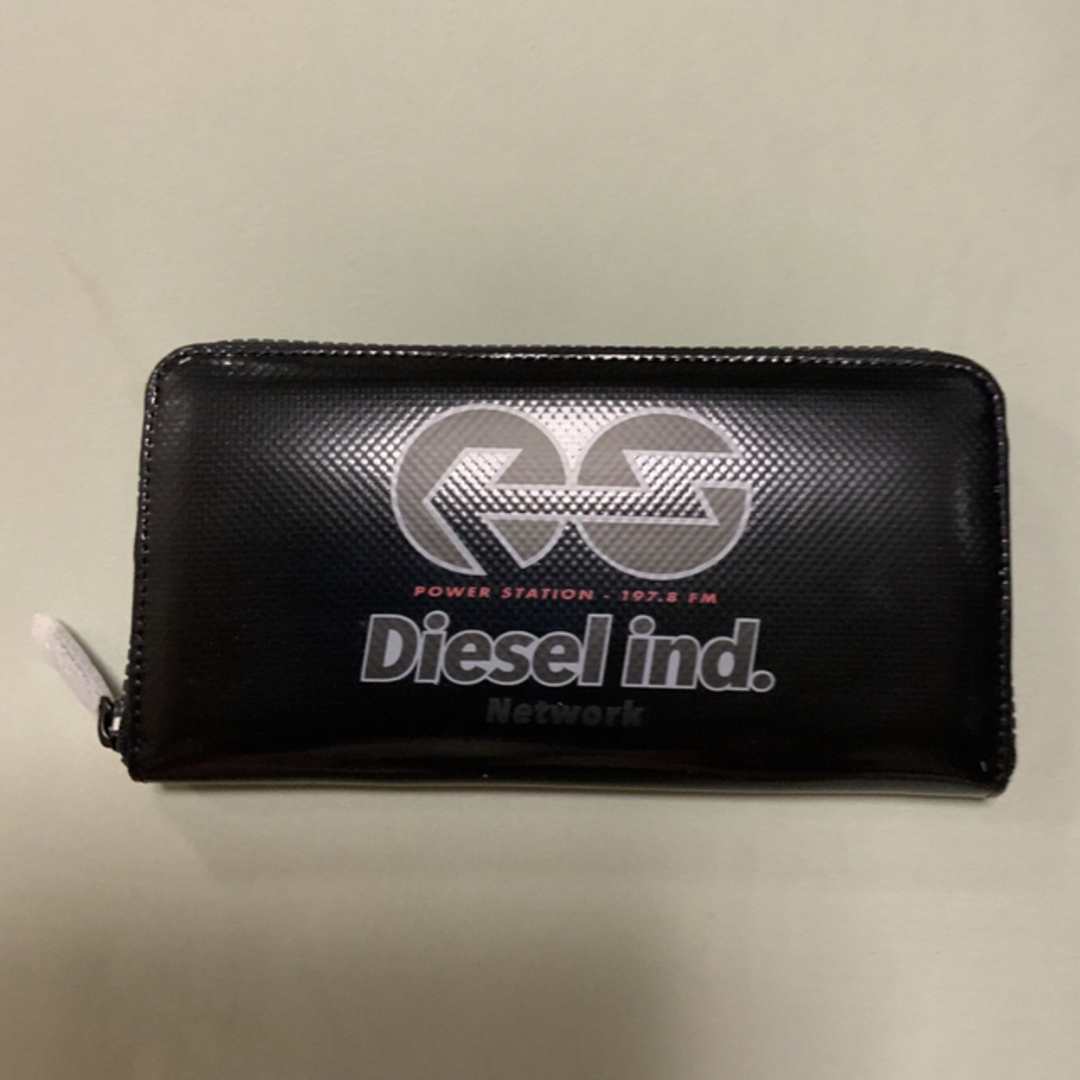 DIESEL(ディーゼル)の洗練されたデザイン　DIESEL Garnet　長財布　 メンズのファッション小物(長財布)の商品写真