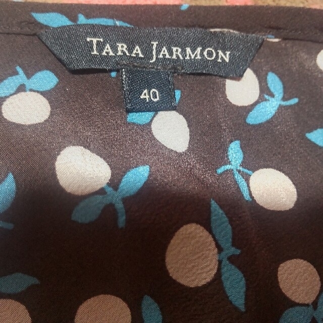 TARA JARMON(タラジャーモン)のTARA JARMON シルク　ブラウス レディースのトップス(シャツ/ブラウス(長袖/七分))の商品写真