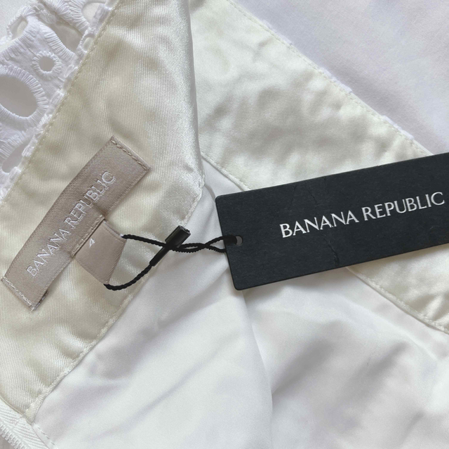 Banana Republic(バナナリパブリック)の新品未使用 タグ付きバナナリパブリック スカート レースタイト  ホワイト L レディースのスカート(ひざ丈スカート)の商品写真