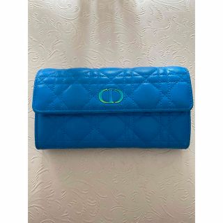 Christian Dior(財布 ・ グリーン・カーキ/緑色系)のフリマ Christian Dior(財布 ・ グリーン・カーキ/緑色系)のフリマ