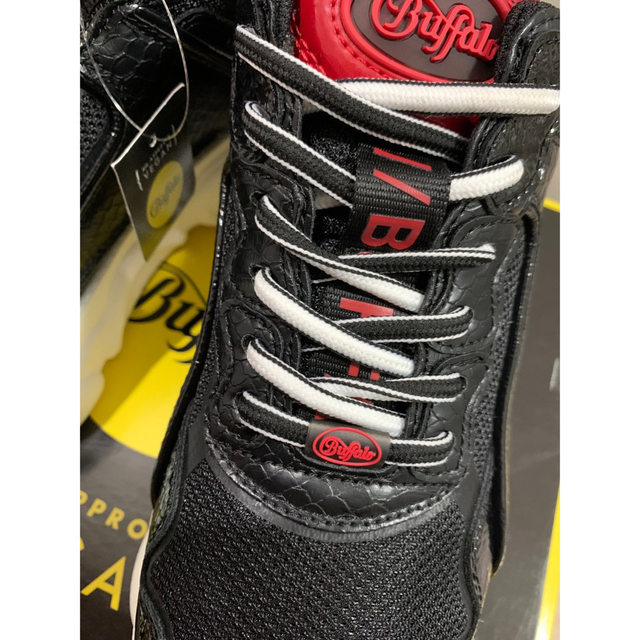 新品Buffalo London 厚底スニーカー BLACK×RED 26cm
