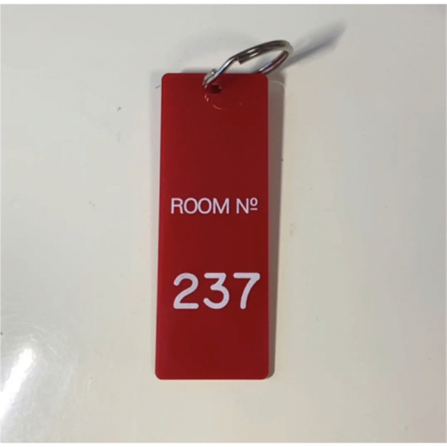 シャイニング オーバールックホテル 237号室 レプリカキーホルダー レディースのファッション小物(キーホルダー)の商品写真