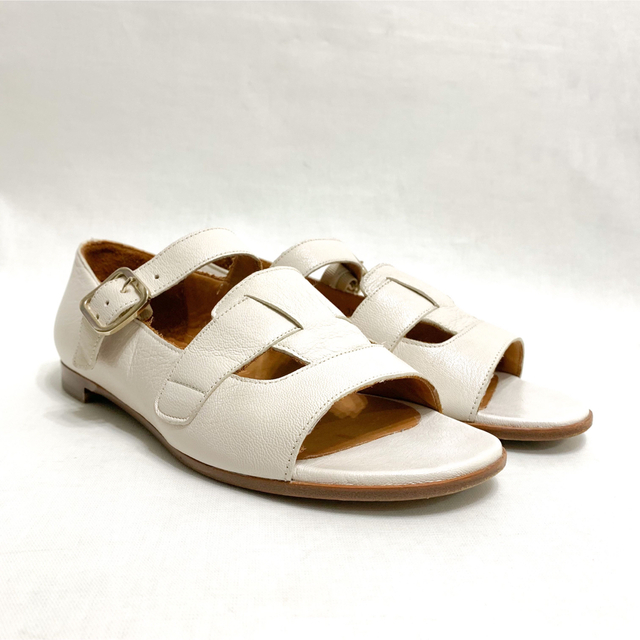 CHIE MIHARA(チエミハラ)の■美品 定4.7万 チエミハラ サンダル 37.5 24 グルカ フラット レディースの靴/シューズ(サンダル)の商品写真
