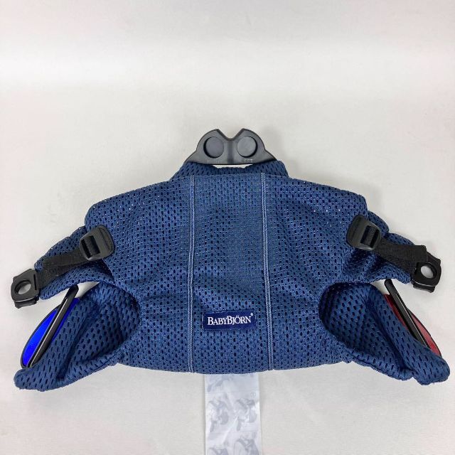 BABYBJORN(ベビービョルン)のベビービョルン　抱っこ紐　MINI　Air　メッシュ キッズ/ベビー/マタニティの外出/移動用品(抱っこひも/おんぶひも)の商品写真