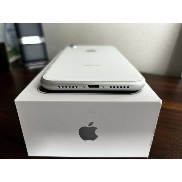 iPhone(アイフォーン)のバッテリー状態94% 中古Aランク　アップル iphonexr 64㎇ ホワイト スマホ/家電/カメラのスマートフォン/携帯電話(スマートフォン本体)の商品写真