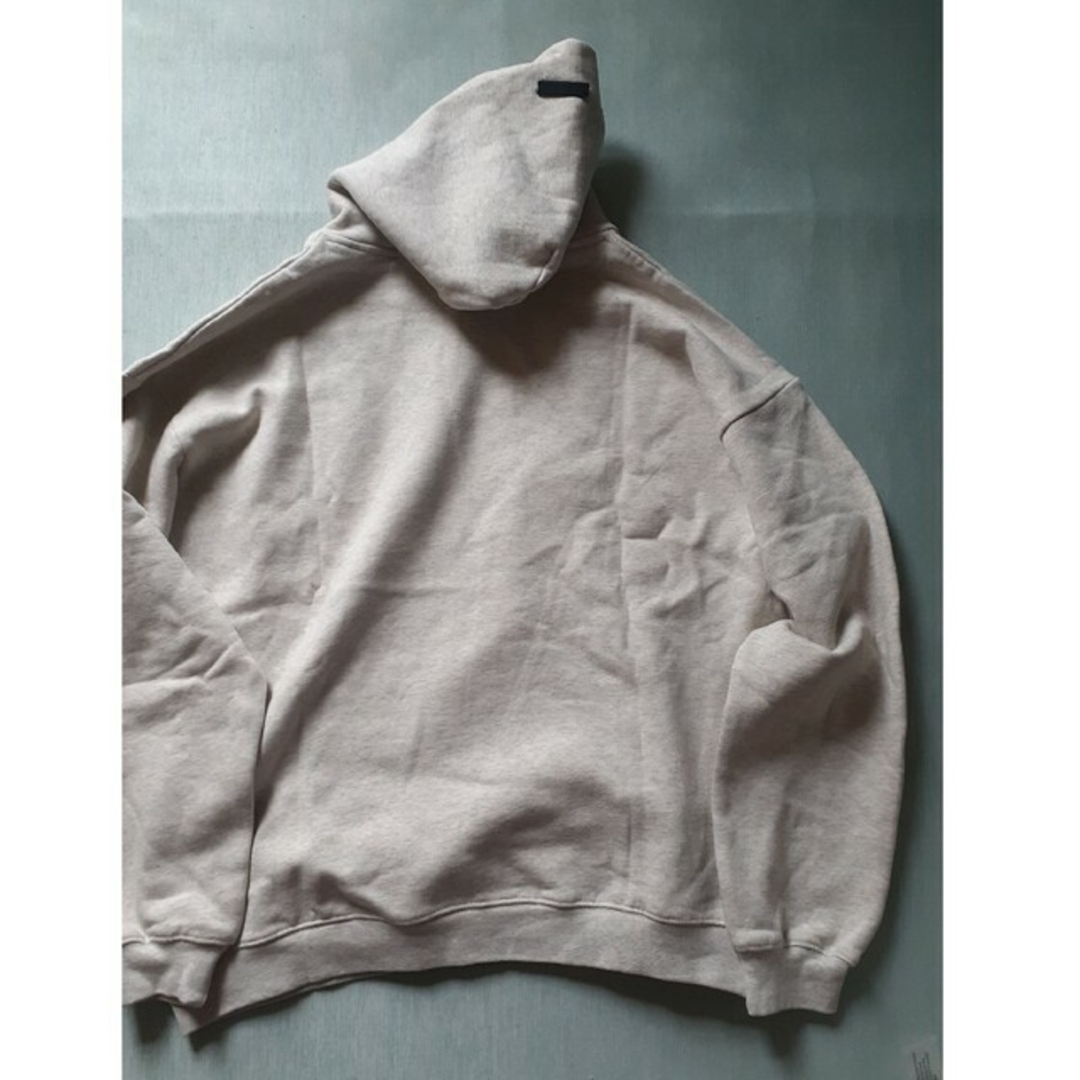 FEAR OF GOD(フィアオブゴッド)のFOG Essentials セブンスコレクション フロッキービックロゴパーカー メンズのトップス(パーカー)の商品写真