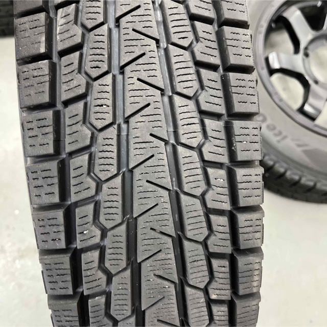 スズキジムニースタッドレスタイヤホイル付185/85R16 JB64W 自動車/バイクの自動車(タイヤ・ホイールセット)の商品写真