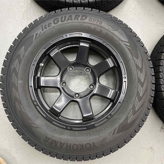 スズキジムニースタッドレスタイヤホイル付185/85R16 JB64W 自動車/バイクの自動車(タイヤ・ホイールセット)の商品写真