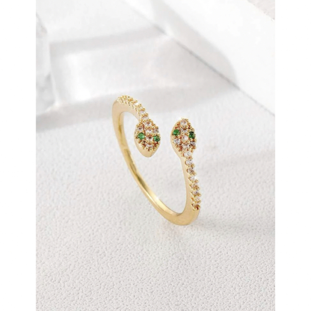 ZARA(ザラ)の18K ゴールドメッキ　ジルコン　ヘビ装飾リング　Yello Gold レディースのアクセサリー(リング(指輪))の商品写真