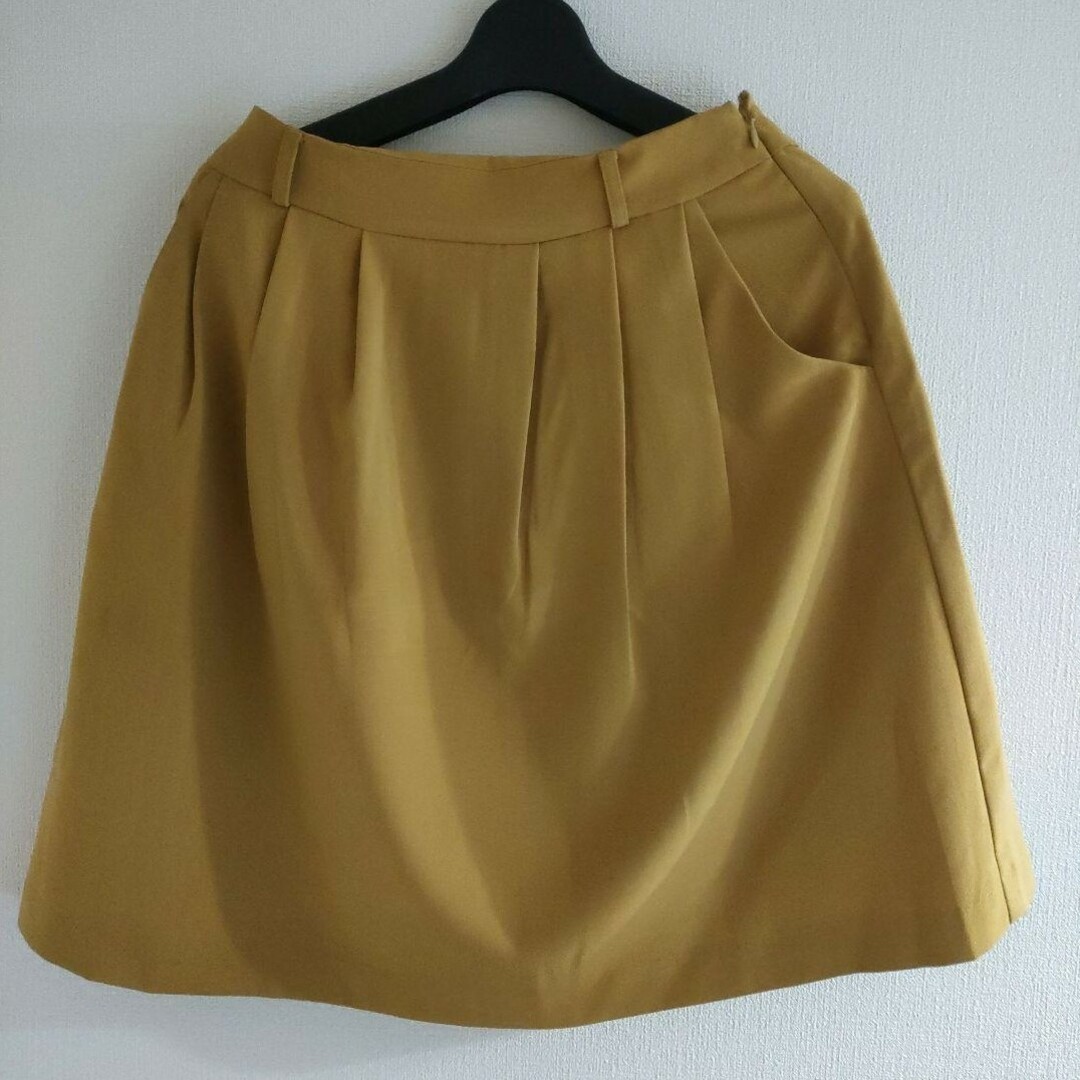 HONEYS(ハニーズ)のハニーズ　マスタード色　オフィススカート レディースのスカート(ひざ丈スカート)の商品写真