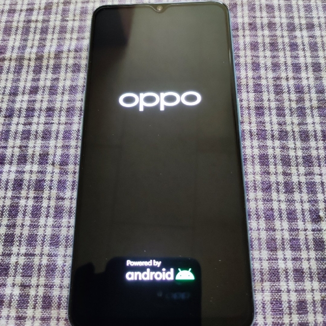 OPPO(オッポ)のOPPO Reno3a本体　simフリー　色:ホワイト　楽天版 スマホ/家電/カメラのスマートフォン/携帯電話(スマートフォン本体)の商品写真