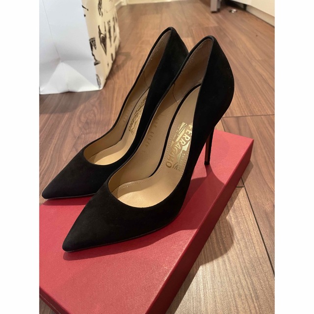 Ferragamo フェラガモ スエード ブラック ピンヒール プレーン ハイヒール パンプスの通販 by 希望額教えてください✨|フェラガモならラクマ sun FLORE パンプス ブラック