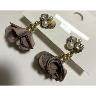 ピアス　花　ブラウン(ピアス)