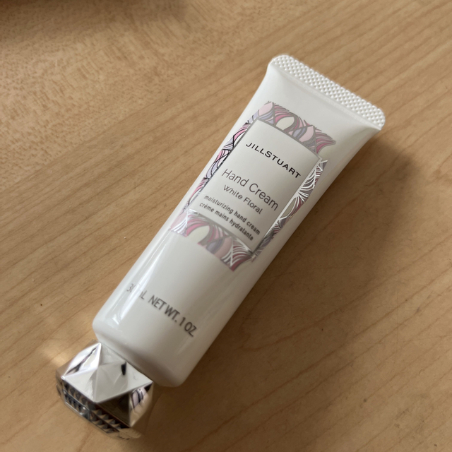 JILLSTUART(ジルスチュアート)のジルスチュアート ハンドクリーム ホワイトフローラル 30g コスメ/美容のボディケア(ハンドクリーム)の商品写真