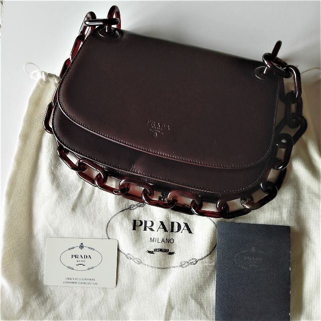 PRADA(プラダ)の☆プラダ　PRADA　プラスチックチェーン　ショルダーバッグ　ブラウン レディースのバッグ(ショルダーバッグ)の商品写真