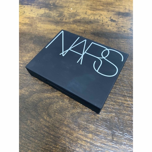 NARS(ナーズ)のNARS ライトリフレクティングセッティングパウダー　プレストN コスメ/美容のベースメイク/化粧品(フェイスパウダー)の商品写真