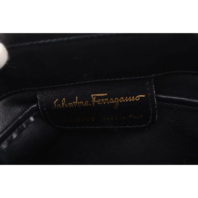 安い買蔵 フェラガモ　Ferragamo ショルダー　リボン　レザー　2305103