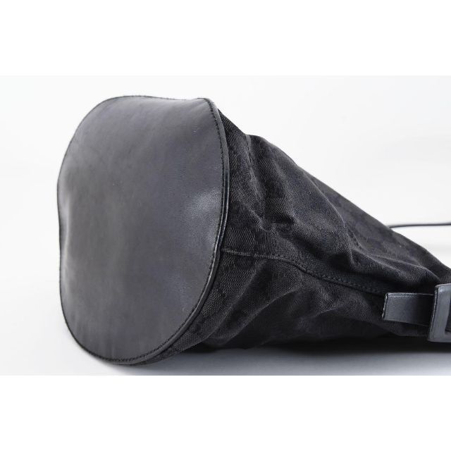 GUCCI グッチ ショルダーバッグ GG キャンバス バケット23051635