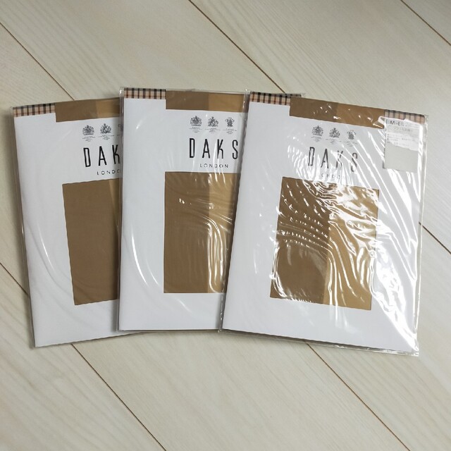 DAKS(ダックス)のレディース　DAKS　ストッキング　Ｍ〜Lサイズ　3足セット レディースのレッグウェア(タイツ/ストッキング)の商品写真