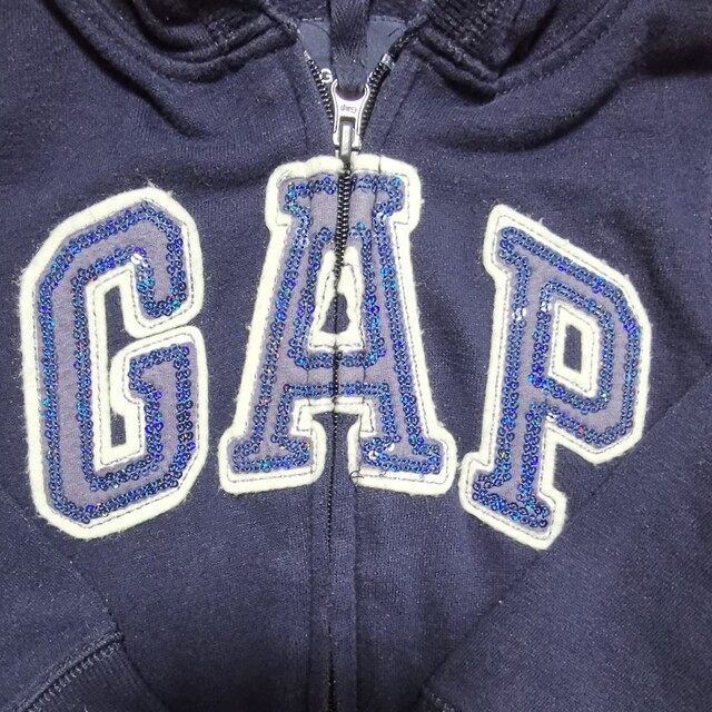 GAP Kids(ギャップキッズ)のGAPパーカー　120センチ キッズ/ベビー/マタニティのキッズ服男の子用(90cm~)(ジャケット/上着)の商品写真