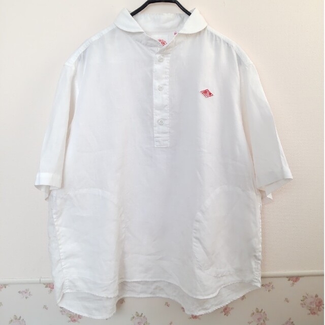 DANTON(ダントン)のダントン 丸襟ポケット付きプルオーバー リネン半袖シャツ ホワイト 38 レディースのトップス(シャツ/ブラウス(半袖/袖なし))の商品写真