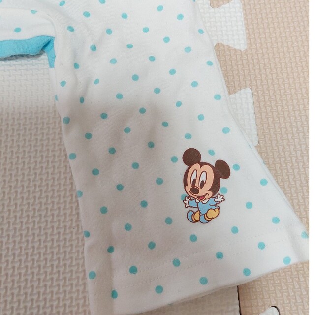 Disney(ディズニー)のベビーミッキー　パジャマ キッズ/ベビー/マタニティのベビー服(~85cm)(パジャマ)の商品写真