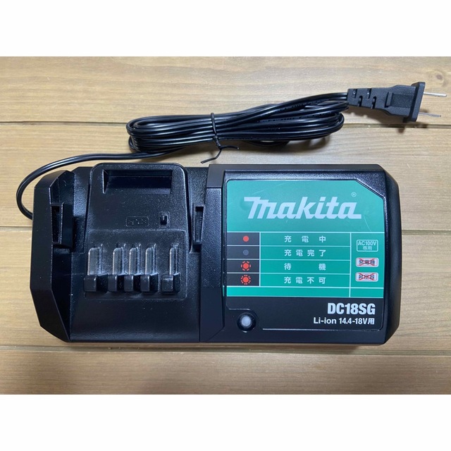 Makita(マキタ)のmakita純正14.4Vバッテリー・充電器　 自動車/バイクのバイク(工具)の商品写真