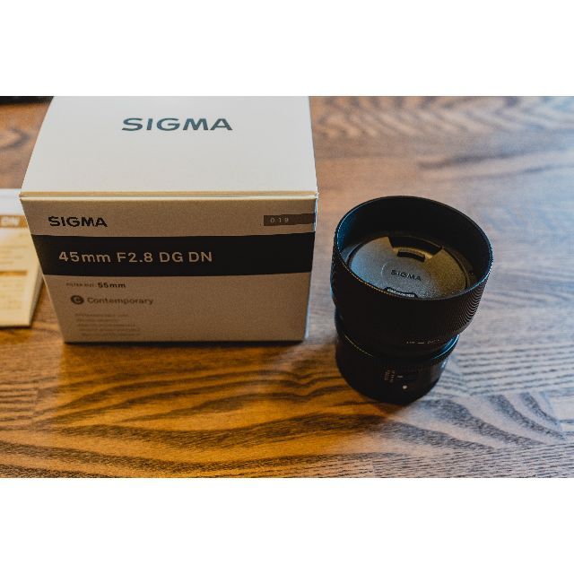 【うっちー様専用】SIGMA Contemporary 45mm F2.8 スマホ/家電/カメラのカメラ(レンズ(単焦点))の商品写真