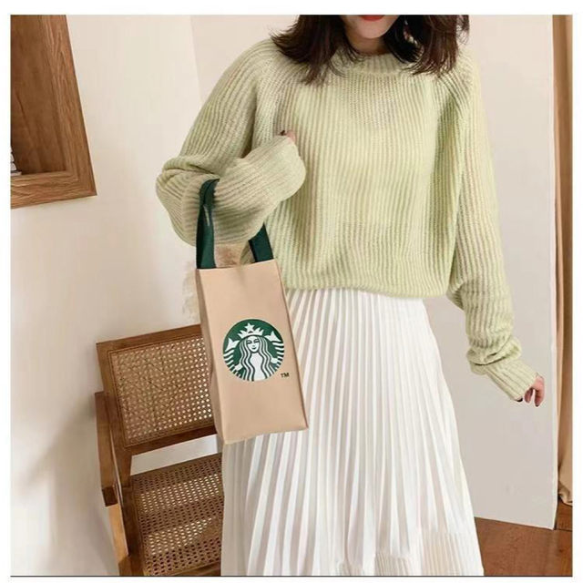 Starbucks(スターバックス)のスタバ海外限定 日本未販売ドリンク小物入れ　スナップ式　ベージュ　クリーム色  レディースのバッグ(トートバッグ)の商品写真