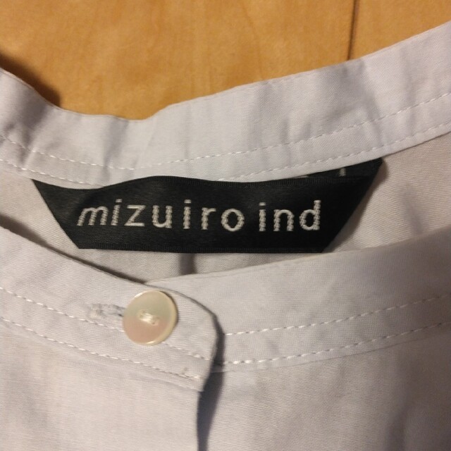 mizuiro ind(ミズイロインド)のmizuiroind　ミズイロインド　バックギャザーワイドシャツ レディースのトップス(カットソー(長袖/七分))の商品写真