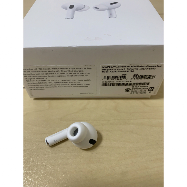 Apple(アップル)のAirPods Pro 1 右耳のみ スマホ/家電/カメラのオーディオ機器(ヘッドフォン/イヤフォン)の商品写真