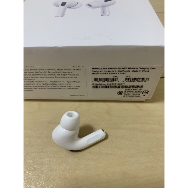 Apple(アップル)のAirPods Pro 1 右耳のみ スマホ/家電/カメラのオーディオ機器(ヘッドフォン/イヤフォン)の商品写真