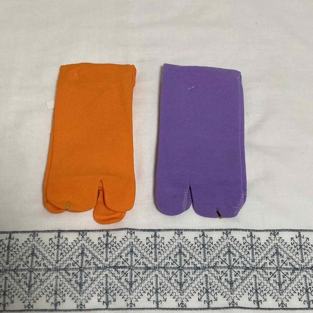 足袋ソックス 2組 オレンジ パープル 靴下 レディースソックス 足袋 カラフル レディースのレッグウェア(ソックス)の商品写真