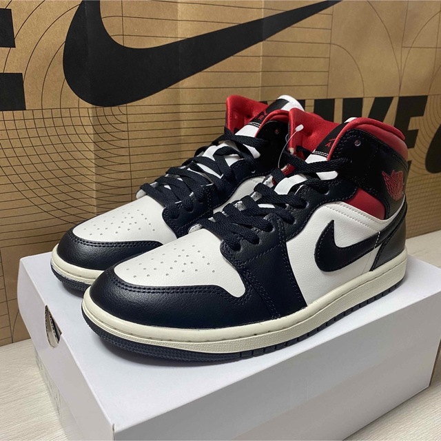 WMNS AIR JORDAN 1 MID靴/シューズ