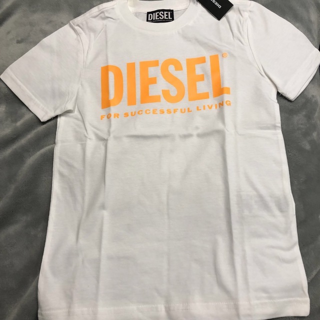 DIESEL(ディーゼル)の新品　DIESEL キッズ　Tシャツ　120  キッズ/ベビー/マタニティのキッズ服男の子用(90cm~)(Tシャツ/カットソー)の商品写真